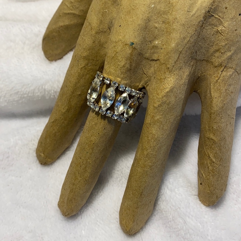 Beautiful Marquis Cubic Zirconia Stretch Fashion Cocktail Ring size 7+